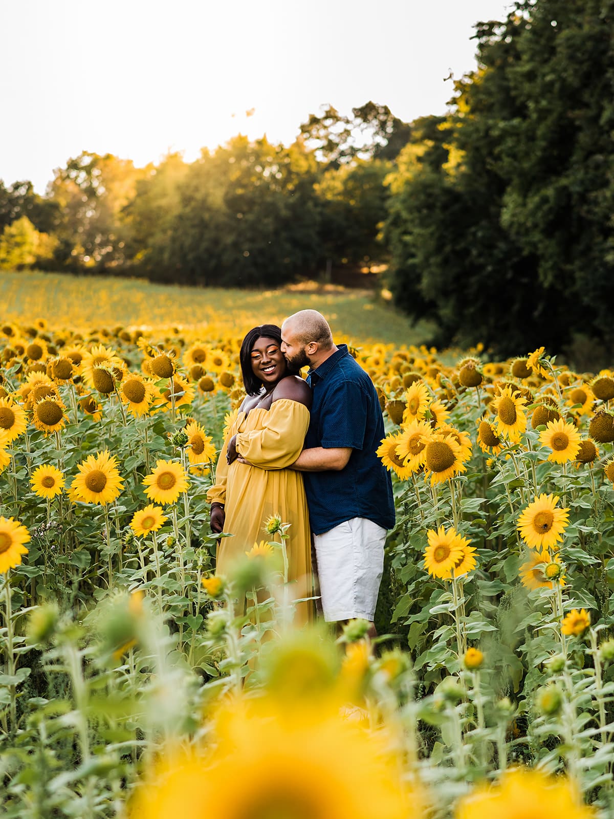 sunflower-couples-session