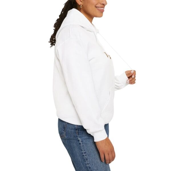 photographer-hoodie-quote-light-white