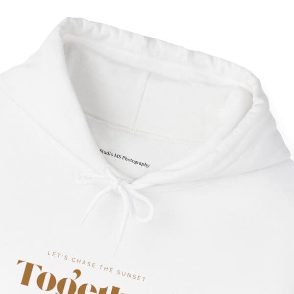 photographer-hoodie-quote-light-white