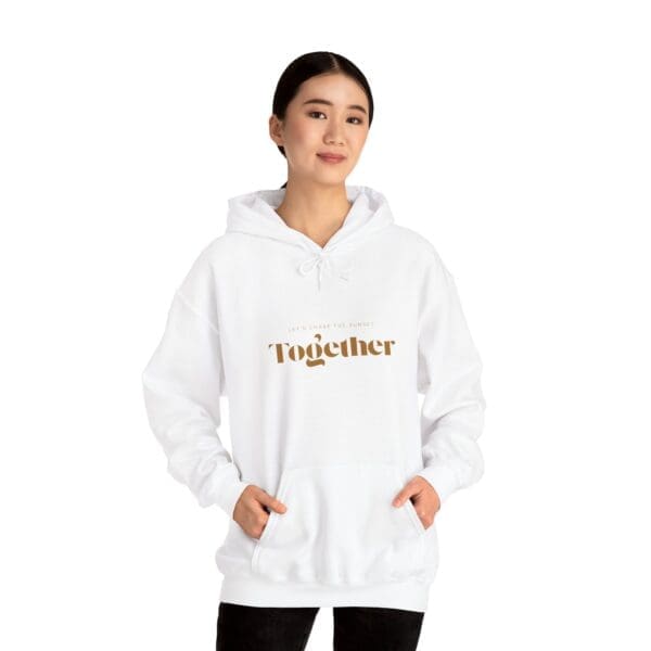 photographer-hoodie-quote-light-white